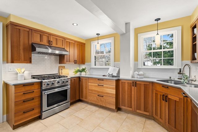 93 Churchill Ave, Arlington, MA 02476