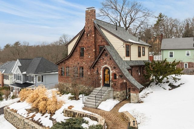 93 Churchill Ave, Arlington, MA 02476