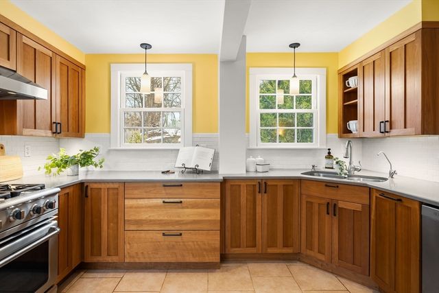 93 Churchill Ave, Arlington, MA 02476