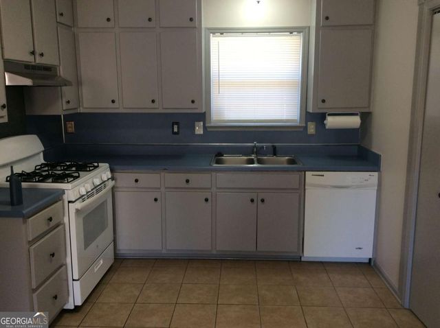 2882 Silver Maple Court, Rex, GA 30273