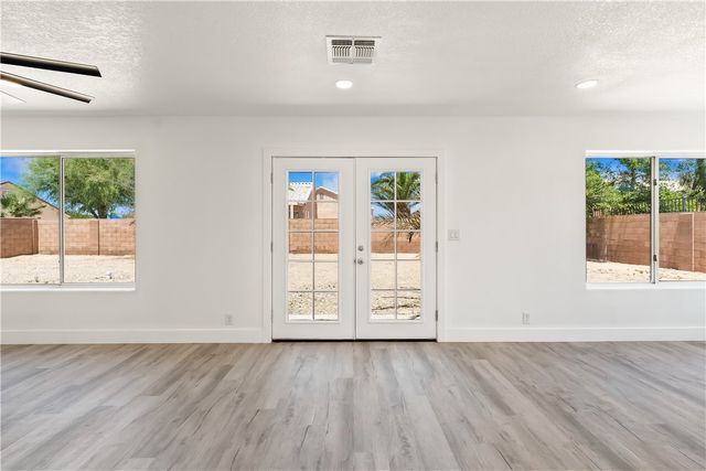 1807 E Calle Agrada Drive, Fort Mohave, AZ 86426