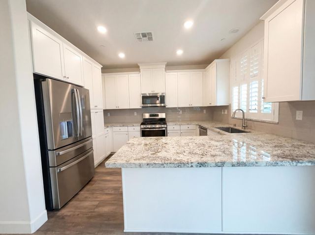 2153 Lake Range Way, Roseville, CA 95747