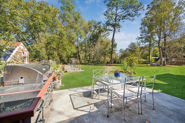 6B Davidson Lane, Huffman, TX 77336