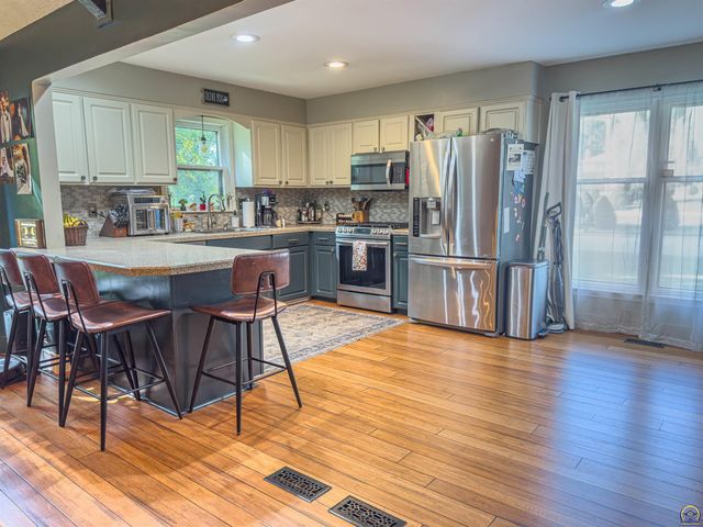 1611 Kiowa ST, Leavenworth, KS 66048