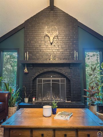 1611 Kiowa ST, Leavenworth, KS 66048