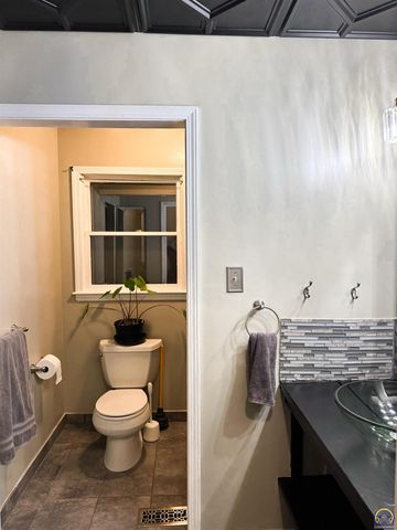 1611 Kiowa ST, Leavenworth, KS 66048