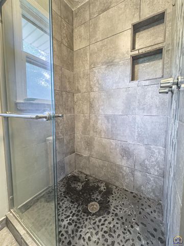 1611 Kiowa ST, Leavenworth, KS 66048