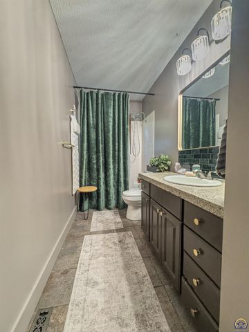 1611 Kiowa ST, Leavenworth, KS 66048