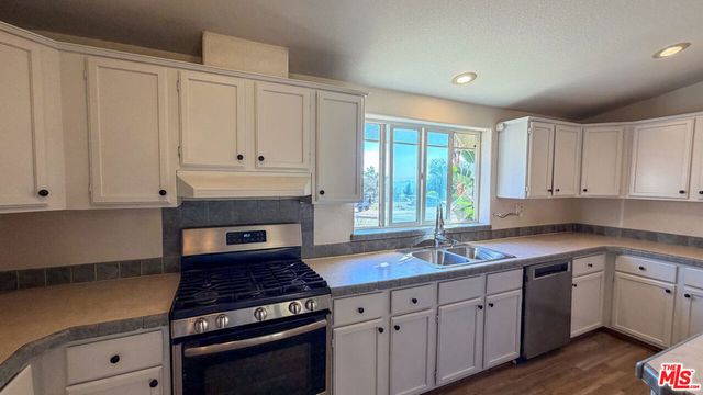 25120 Charina Lane, Homeland, CA 92548
