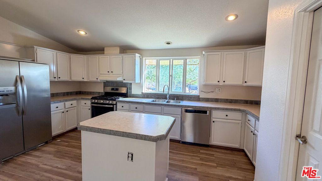 25120 Charina Lane, Homeland, CA 92548
