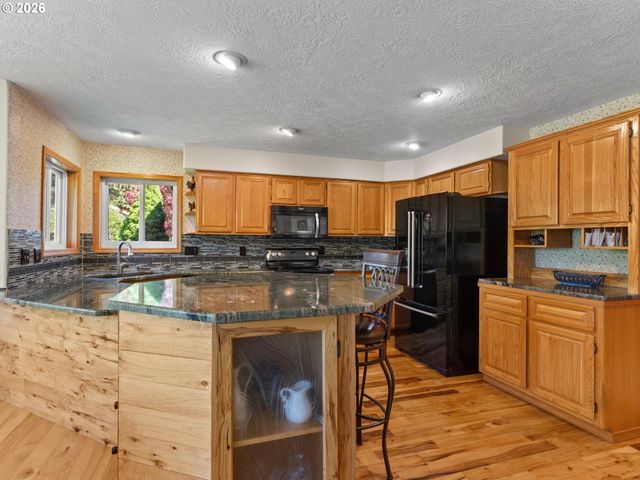 16777 S UNION MILLS Rd, Mulino, OR 97042