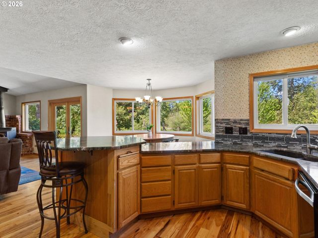 16777 S UNION MILLS Rd, Mulino, OR 97042