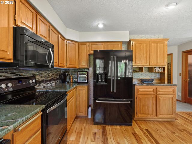 16777 S UNION MILLS Rd, Mulino, OR 97042