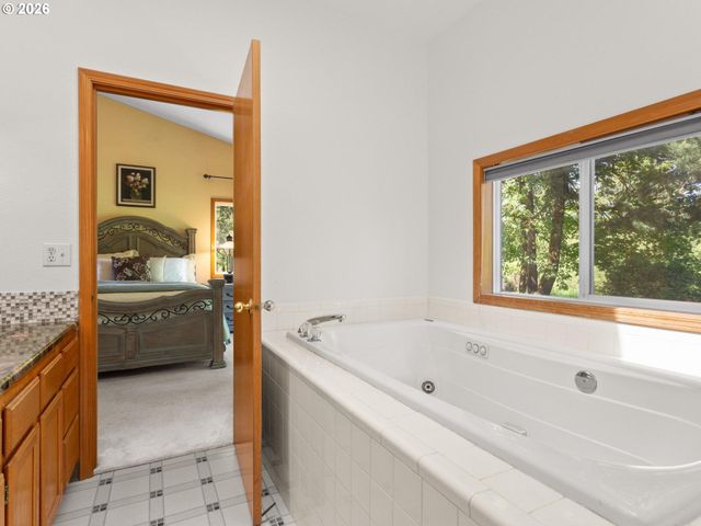 16777 S UNION MILLS Rd, Mulino, OR 97042