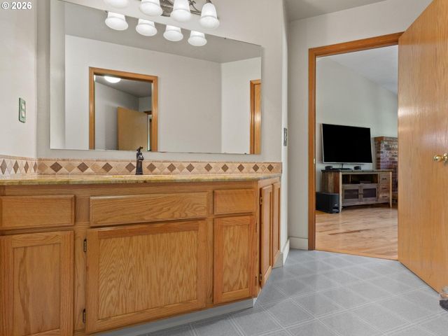16777 S UNION MILLS Rd, Mulino, OR 97042