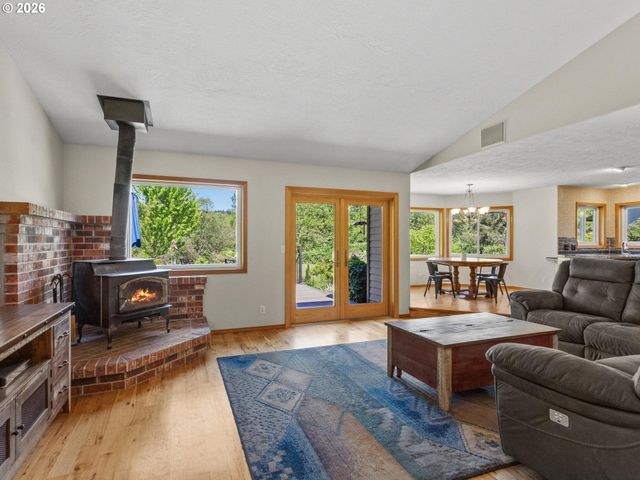 16777 S UNION MILLS Rd, Mulino, OR 97042