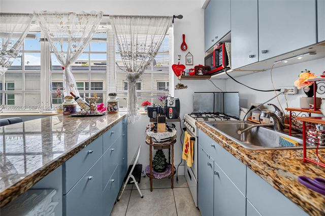836 10th St 8, Miami Beach, FL 33139