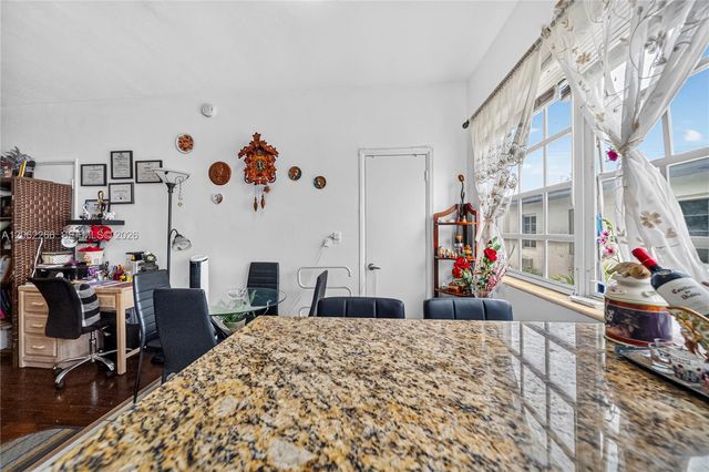 836 10th St 8, Miami Beach, FL 33139