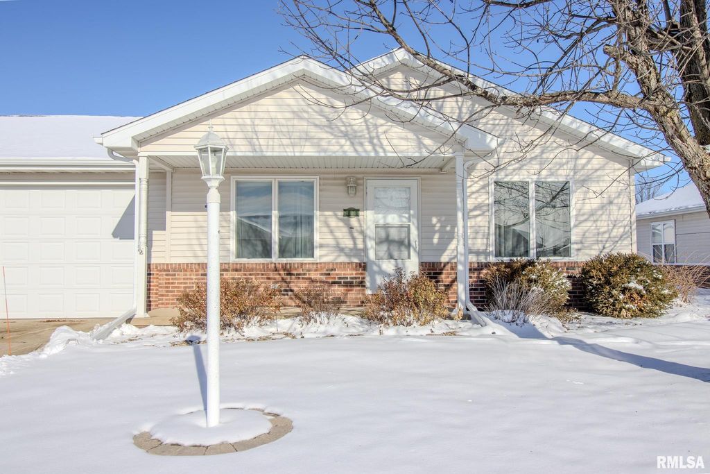 133 EASY Street, Washington, IL 61571