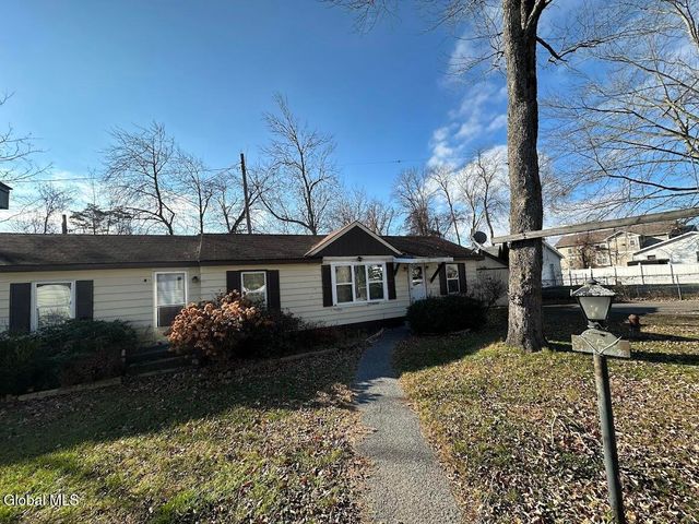 98 Point Breeze Road, Saratoga Springs, NY 12866