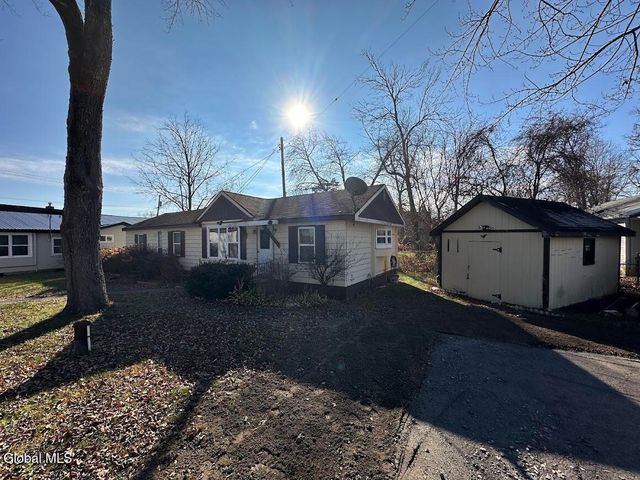 98 Point Breeze Road, Saratoga Springs, NY 12866