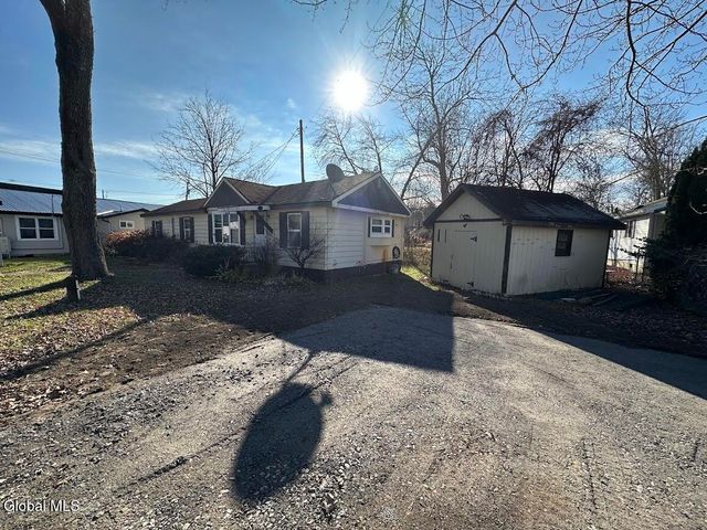 98 Point Breeze Road, Saratoga Springs, NY 12866