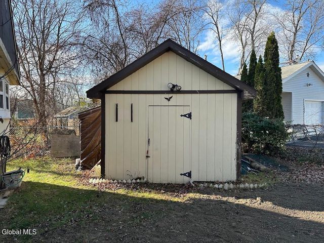 98 Point Breeze Road, Saratoga Springs, NY 12866