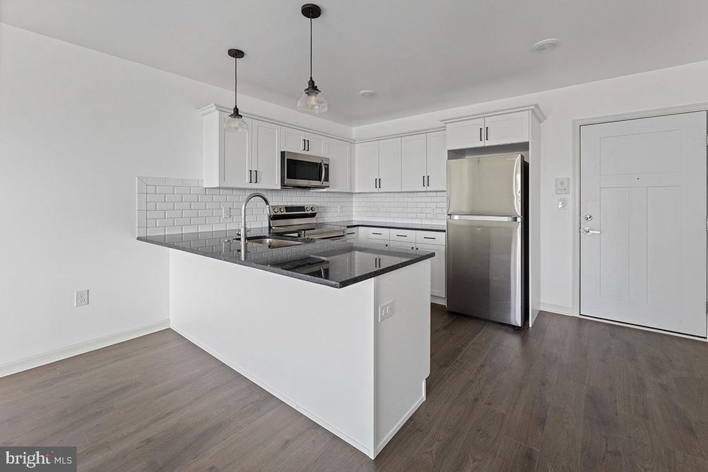 404 FOUNTAIN ST #102, Philadelphia, PA 19128
