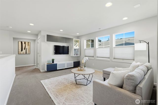 1447 247th Avenue NE, Sammamish, WA 98074