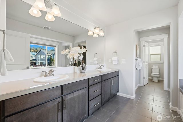 1447 247th Avenue NE, Sammamish, WA 98074