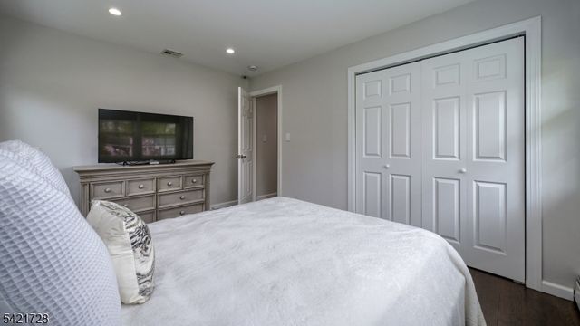 84 Brandon Ave, Wayne Twp., NJ 07470