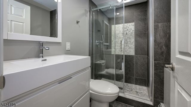 84 Brandon Ave, Wayne Twp., NJ 07470