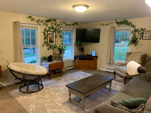 28 Servant Way, Southbridge, MA 01550