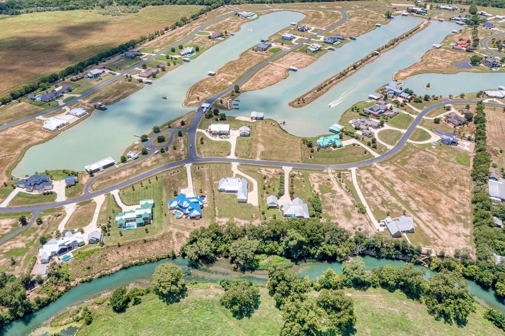 108 River Lakes Lane, Martindale, TX 78655