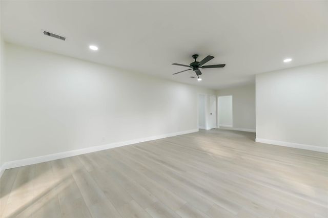 8102 Dellanera Drive, Hitchcock, TX 77563