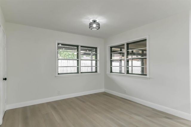 8102 Dellanera Drive, Hitchcock, TX 77563