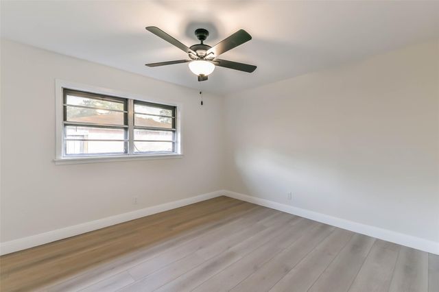 8102 Dellanera Drive, Hitchcock, TX 77563