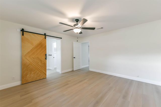 8102 Dellanera Drive, Hitchcock, TX 77563