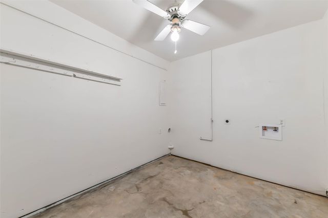 8102 Dellanera Drive, Hitchcock, TX 77563