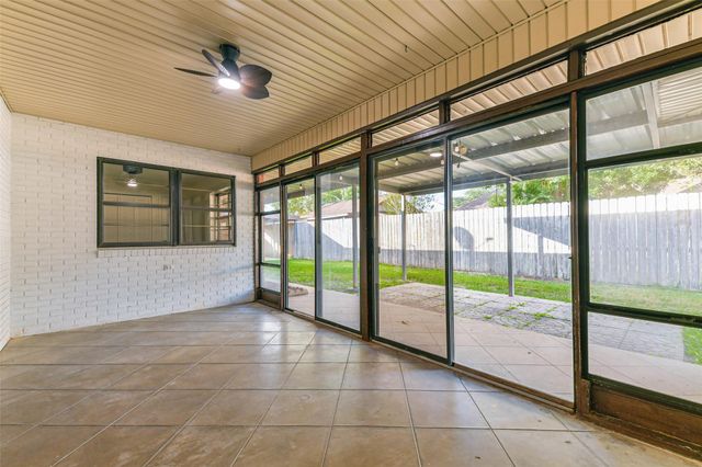 8102 Dellanera Drive, Hitchcock, TX 77563