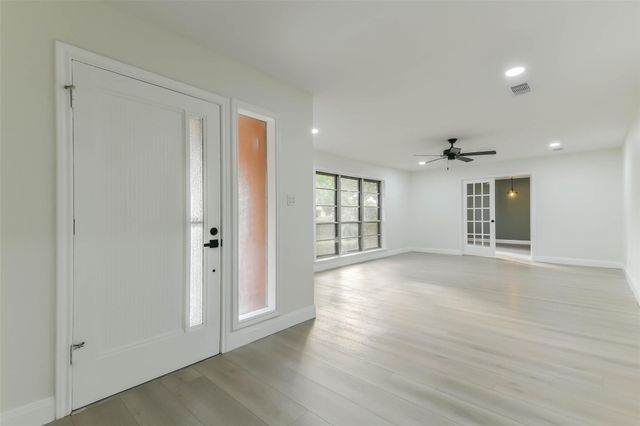 8102 Dellanera Drive, Hitchcock, TX 77563