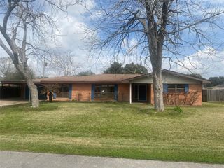 8102 Dellanera Drive, Hitchcock, TX 77563