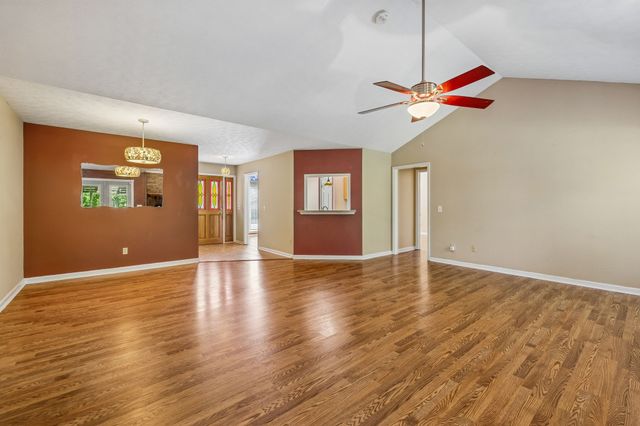 107 Keri Dr, Pleasant View, TN 37146