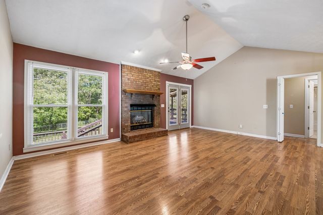 107 Keri Dr, Pleasant View, TN 37146