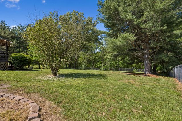 107 Keri Dr, Pleasant View, TN 37146