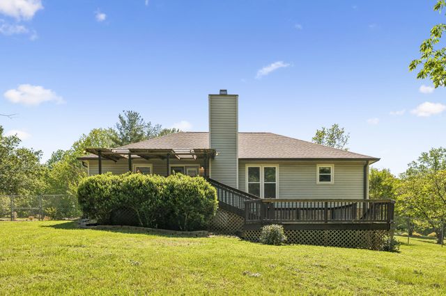 107 Keri Dr, Pleasant View, TN 37146