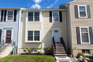 18 Pero Court, Sayreville, NJ 08872