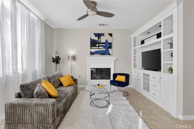 15614 Nahin, Canyon Country, CA 91387