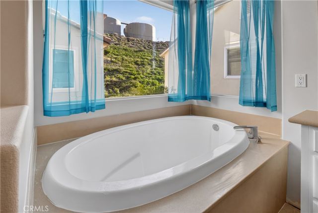 15614 Nahin, Canyon Country, CA 91387