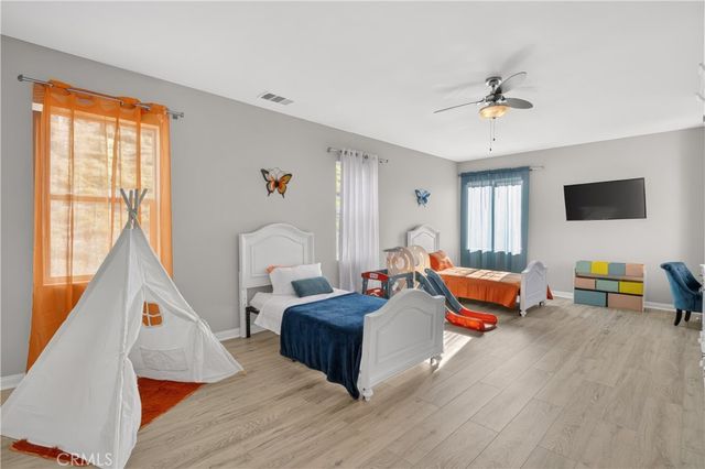 15614 Nahin, Canyon Country, CA 91387